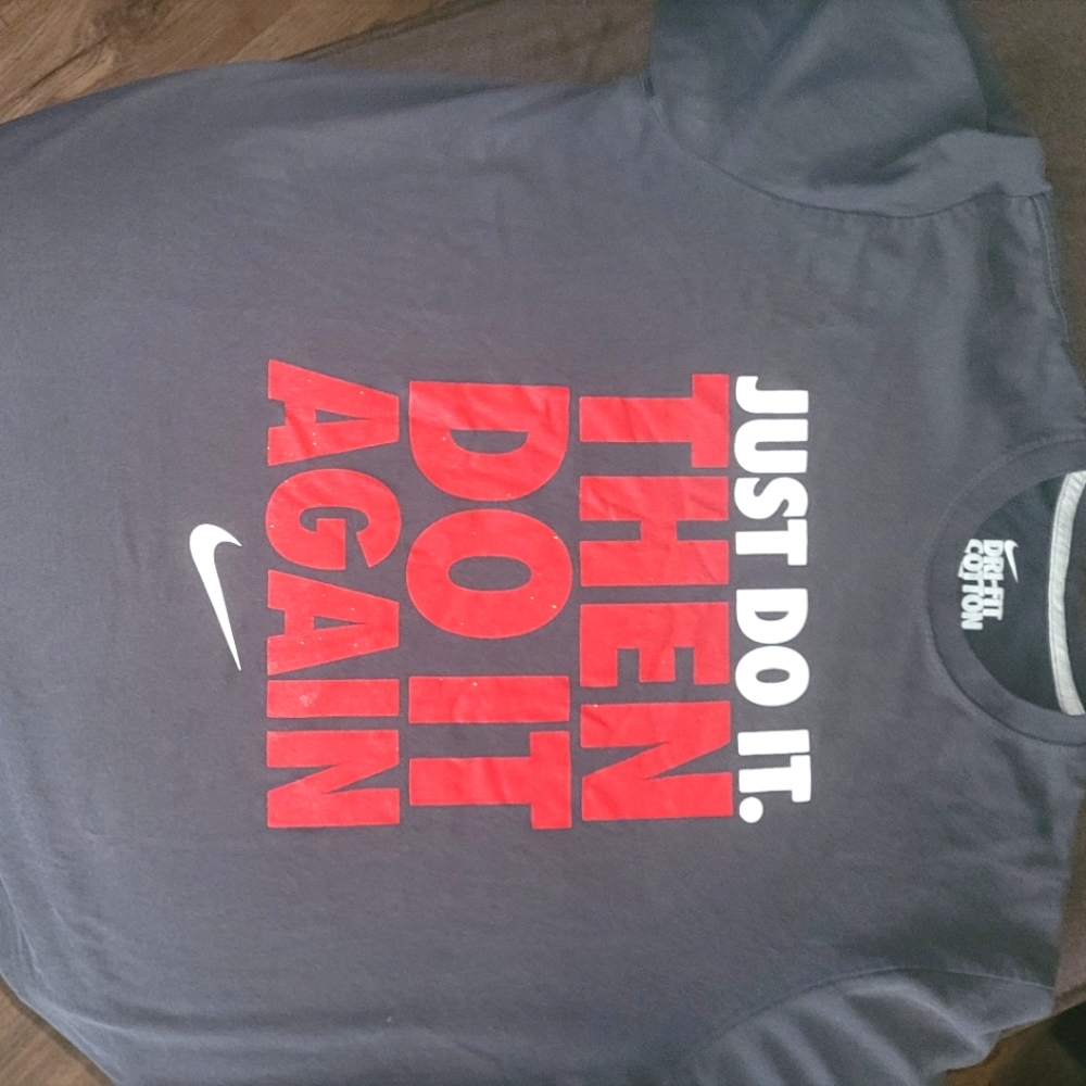 Nike - Men's DriFit Cotton T-Shirt - Size Large